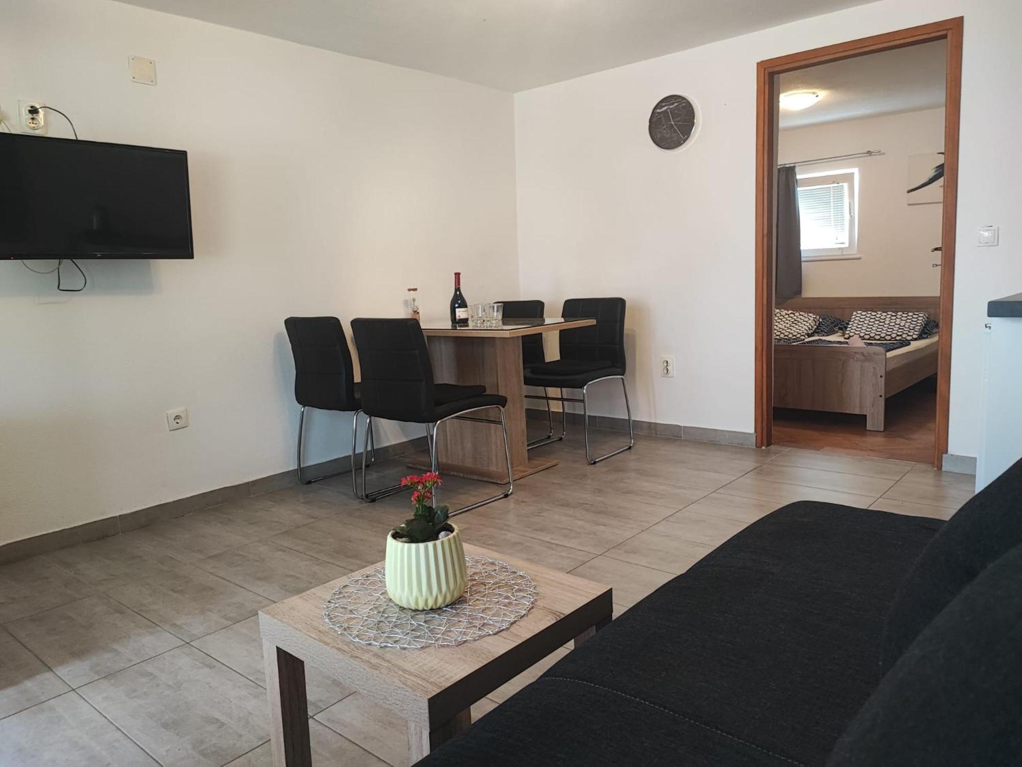 Luka Apartament *